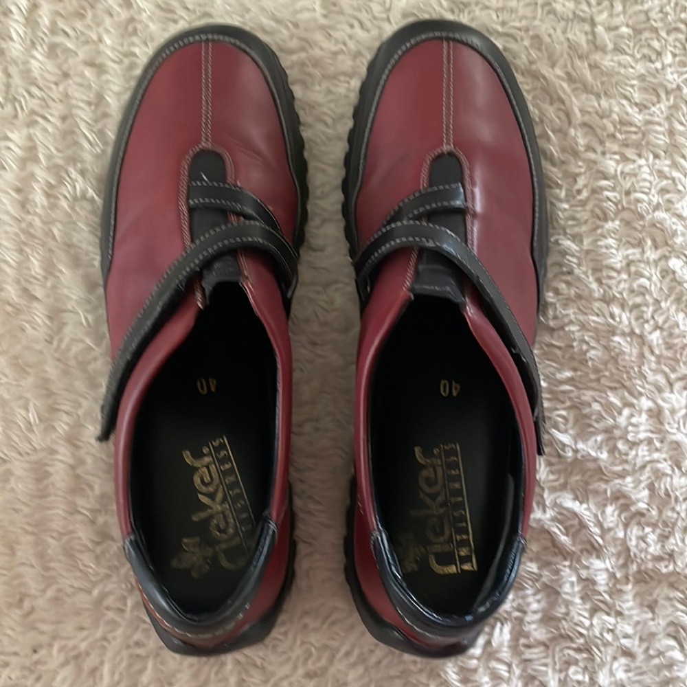 Women’s shoes